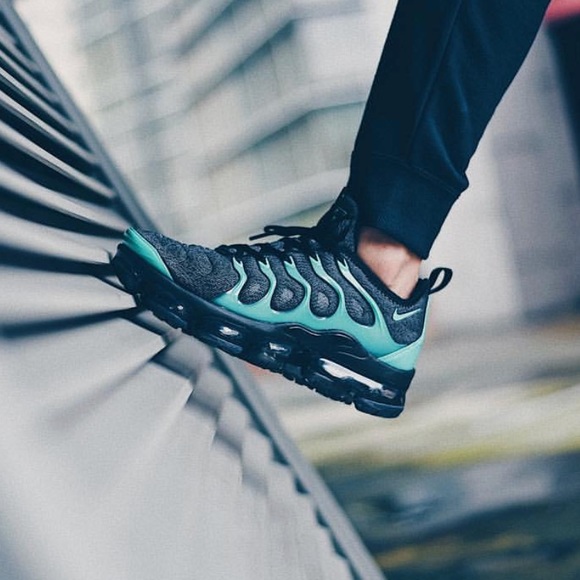 Nike air vapormax plus sneakers - Picture 2 of 8